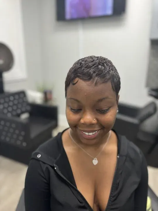 https://cdn.salonspotlight.com/photos/CJFXoZlO8aeGlrW74xcM/b5d4e42d-52a6-4752-8bb8-b8ddd1cc8cb7_720x720
