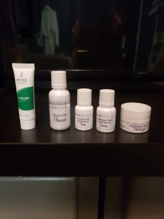 https://cdn.salonspotlight.com/photos/CNxj2zDCyTjV8KRi4LZr/f02e89c3-8632-4685-9cd7-63d72dfc7fa4_720x720