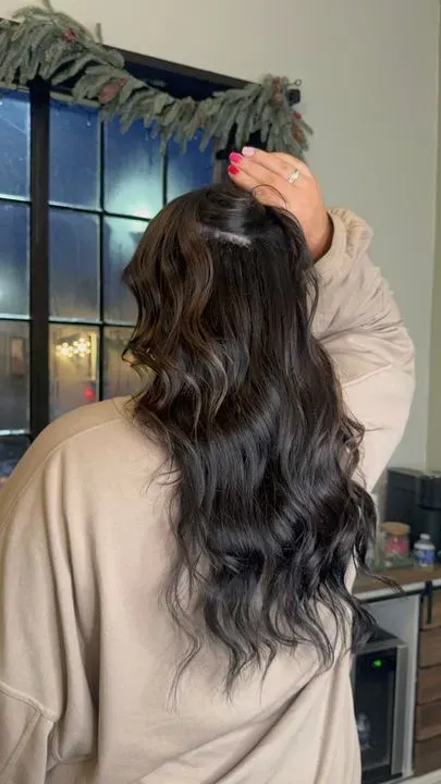 https://cdn.salonspotlight.com/photos/CQxZGfpyDauLAJMsZt92/8b3168c7-b9b9-402a-802e-ad1566513752_720x720