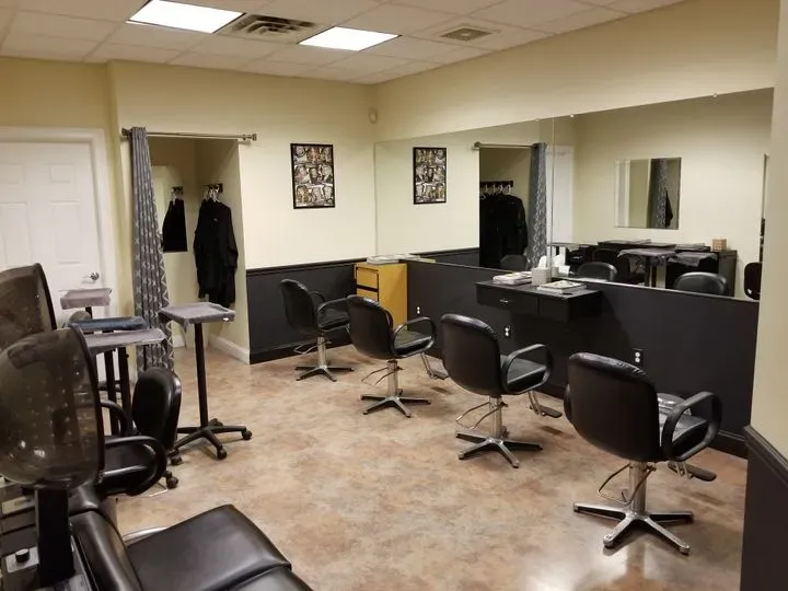 https://cdn.salonspotlight.com/photos/CTTDwHAYwd231430UbWe/1e2dfae4-e83e-4824-8631-5b265e6561e0_720x720