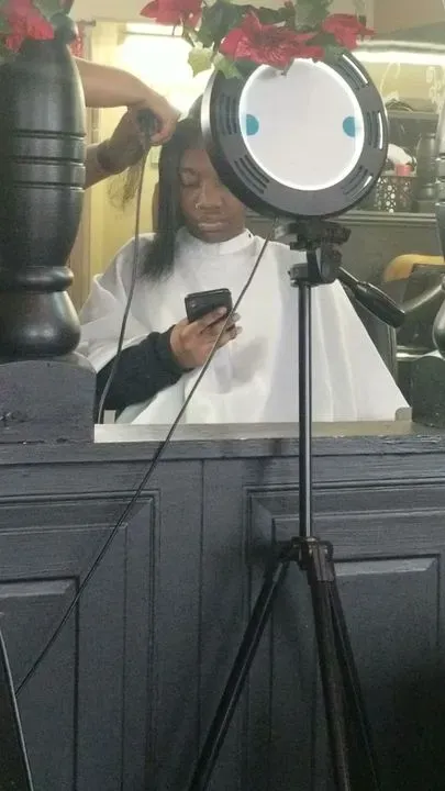 https://cdn.salonspotlight.com/photos/CYGUkRIyXPBVPRbE4kx8/eadc4958-d805-4117-8126-b93eb0ea3c41_720x720