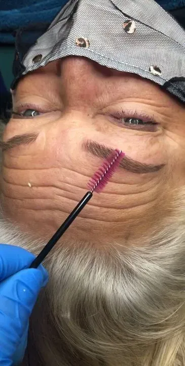 https://cdn.salonspotlight.com/photos/CcN0yALfUYw5sEv6i66u/73c15d08-8635-4de3-a6b6-d5a2c6453424_720x720
