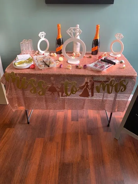 https://cdn.salonspotlight.com/photos/CdbRjpmSEyAN2BOIkYjH/d3acc8f2-043a-4e30-988e-62dba0529eee_720x720