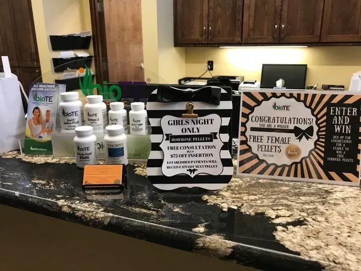 https://cdn.salonspotlight.com/photos/CeEPnHtfqkXqCvhwxg5G/42a1f02c-1ff9-4843-b2be-a0757a998988_720x720