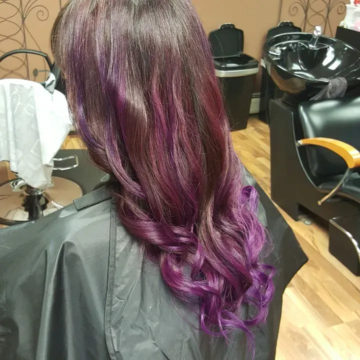 https://cdn.salonspotlight.com/photos/Cgv7tqYqsRSQpT9ANx39/543b218e-c32c-4491-86a2-e3ac40115fc8_720x720