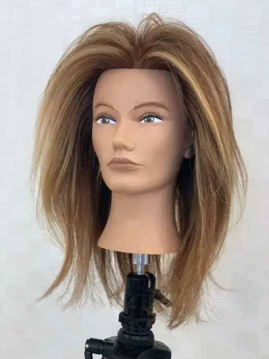 https://cdn.salonspotlight.com/photos/CmxIolGUmafVSqSFNcHq/bddd859e-7009-41fd-80c8-4c359a9e7959_720x720