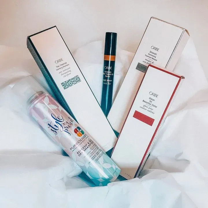 https://cdn.salonspotlight.com/photos/CryK8PEYomu7ZRrDViom/48239f50-b744-4e50-b225-2e780315432a_720x720