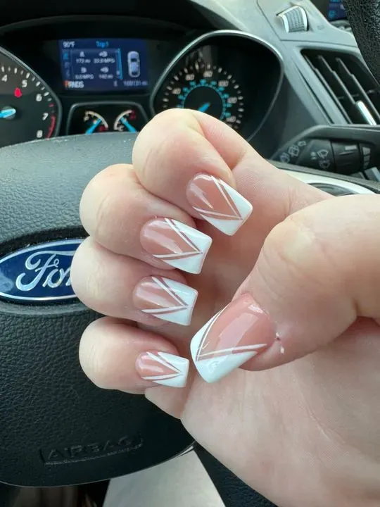 https://cdn.salonspotlight.com/photos/CuaLwOvtBAigw2ZYQFHU/271cf9b4-a68a-4a7f-8386-52475c42e7bb_720x720