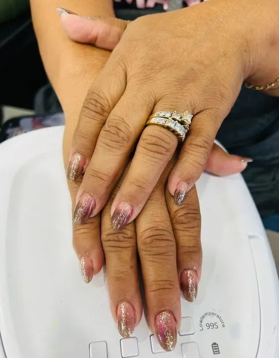 https://cdn.salonspotlight.com/photos/CuaLwOvtBAigw2ZYQFHU/93550ad6-7a9a-4686-9c11-1b4b436fee3f_720x720