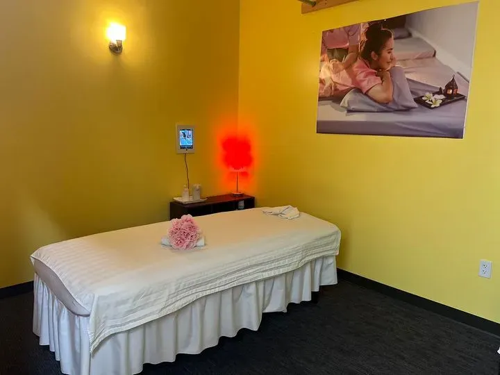https://cdn.salonspotlight.com/photos/CwVrPEIkopdJpiTYBooy/f29acd20-2be6-493d-b51a-99bbf42f530a_720x720
