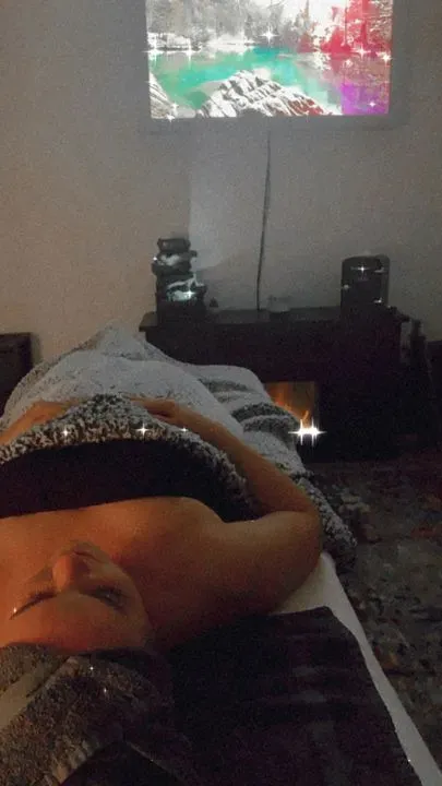 https://cdn.salonspotlight.com/photos/CxeGlMZ7Mh7Y8WQ1LO4j/7f606a49-9bf9-4509-acd1-b9cbf6103a96_720x720