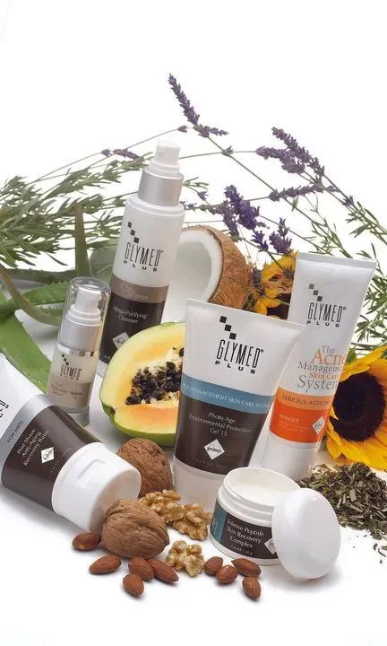 https://cdn.salonspotlight.com/photos/CxoeeCmDnH5QgqVryBcH/e62f49fb-ad39-4468-93a2-c494b691ea05_720x720