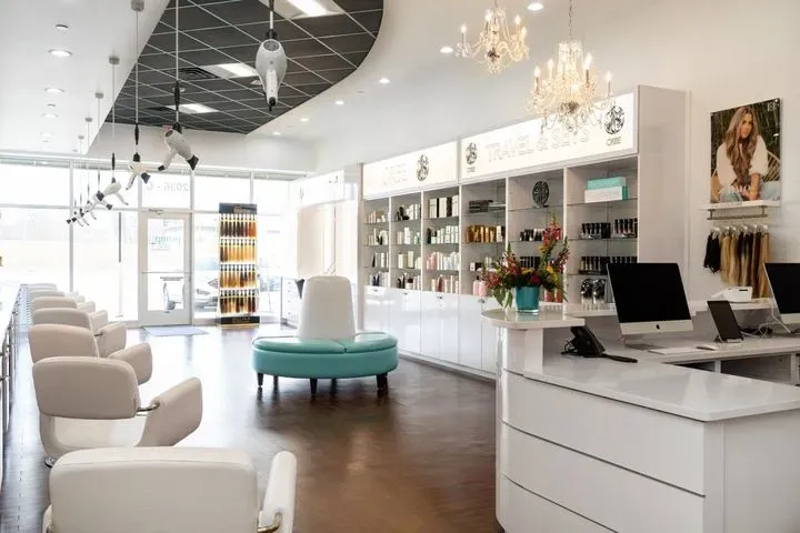https://cdn.salonspotlight.com/photos/CydGfZDpyqhGBorGP833/99be27d2-c342-4661-bb4d-d2fb3fdb2729_720x720
