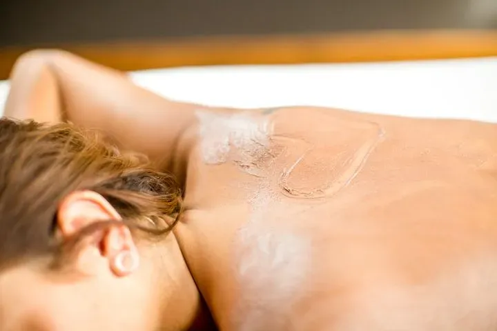 https://cdn.salonspotlight.com/photos/CzFbkeiYeYRNKvhJ7duG/c14c70b2-cdf5-4112-9572-059ef70b499f_720x720
