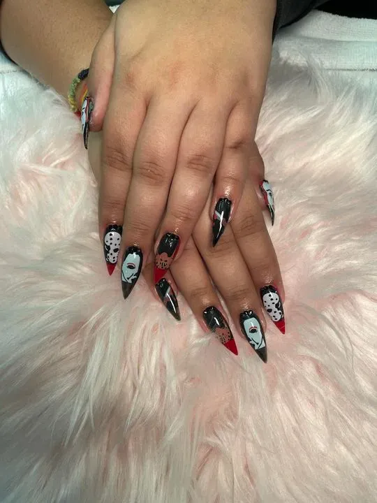 https://cdn.salonspotlight.com/photos/CzQ5XyruSmPGlkqg1R2b/48f4462b-7ab1-49bc-8870-1cfdf7c14b80_720x720