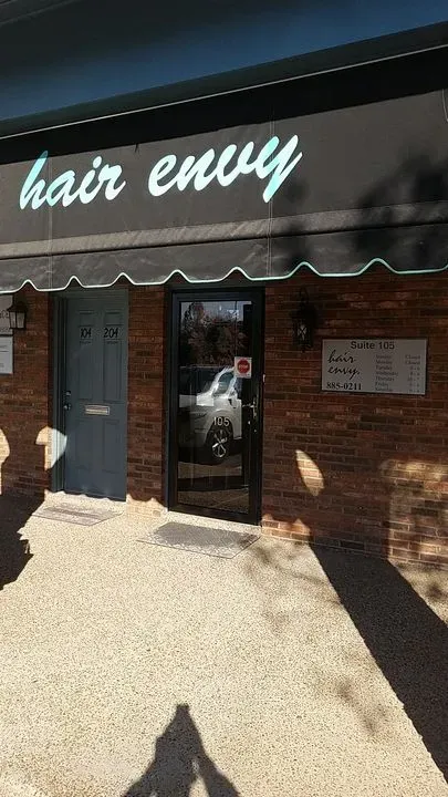 https://cdn.salonspotlight.com/photos/CzzHLyqJDxkh1cttF2Lu/fa8a841a-82af-4d39-9150-ab00eaf2af99_720x720