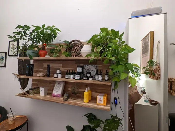 https://cdn.salonspotlight.com/photos/D2Ba1deU4PdsE7x6qdHe/d1796649-3134-4639-8dce-9e2bbfd2bcbe_720x720