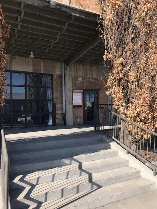 https://cdn.salonspotlight.com/photos/D2Ba1deU4PdsE7x6qdHe/ea3a833d-f37b-4859-9e7c-b21bef7c4d75_720x720
