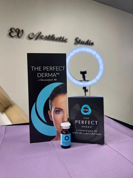 https://cdn.salonspotlight.com/photos/D2pF1ctz20dRVV8coi5Y/c7ee09f7-a952-4db3-b5a0-b1ad2ffb97bc_720x720