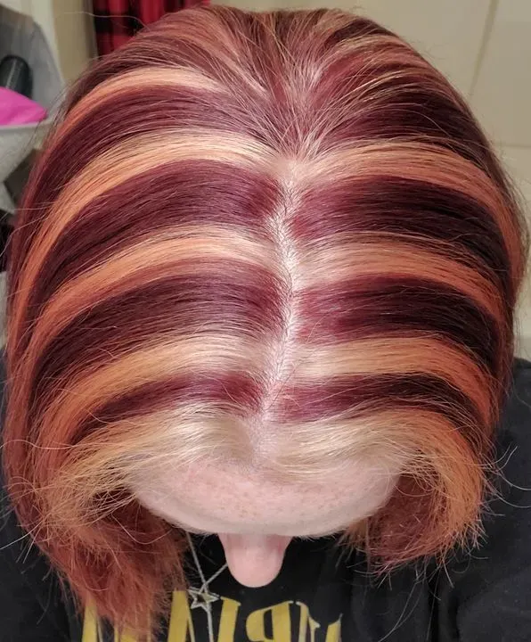 https://cdn.salonspotlight.com/photos/D3XvJFlQbToZNu8HuoNM/74559365-380c-44fd-a6f2-5d969924b625_720x720