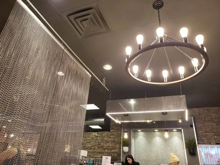 https://cdn.salonspotlight.com/photos/D4N73YYM2mUEfZWifa8V/0d2bea66-5691-4dfa-a964-93ee0db54d98_720x720
