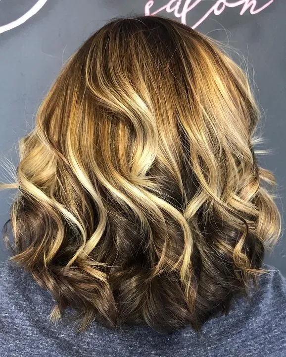 https://cdn.salonspotlight.com/photos/D5CYm0sRjAfi3P5aGYhj/0fb76633-7d7d-424d-9b41-20070af9c1dd_720x720
