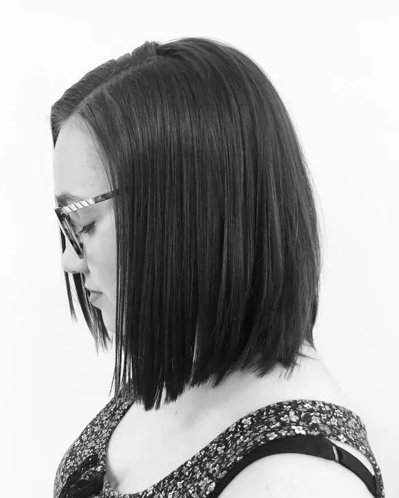 https://cdn.salonspotlight.com/photos/D5CYm0sRjAfi3P5aGYhj/ffa1c1fb-373e-4844-ad22-1fd9ef6c3dd6_720x720