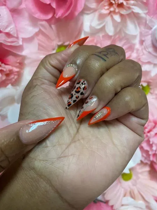 https://cdn.salonspotlight.com/photos/D8gyqAHyUkO5x4lL7DoN/fdaf3281-0ad8-4b5c-9c7e-f6a9348370a9_720x720