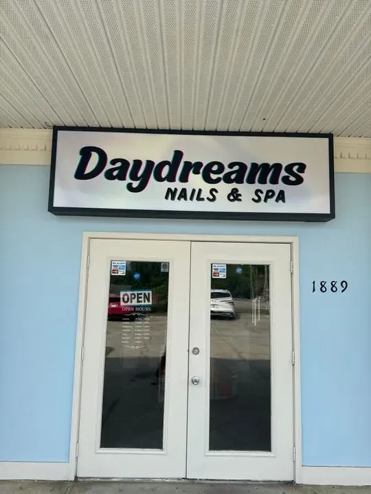 https://cdn.salonspotlight.com/photos/D990VDSaLLqSbMV8YwBO/6351d8b3-619f-42a6-82fa-7a0c73622a4b_720x720