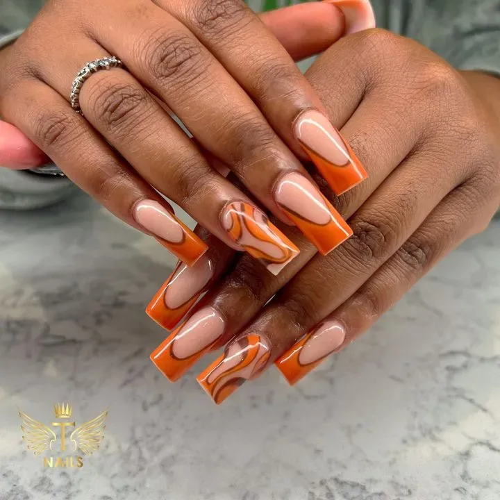 https://cdn.salonspotlight.com/photos/D9LFbTj9VpHD0aOOZVdL/9cd6c995-fd5d-4b3e-be6a-fddca6d45ef5_720x720