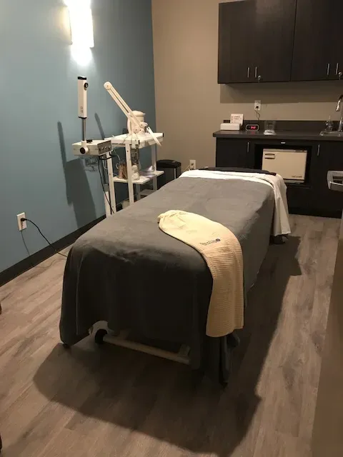 https://cdn.salonspotlight.com/photos/D9LSZV7iNMwtzZt8Dcaj/c39b98b4-4513-4034-9feb-ab1d912adbb8_720x720