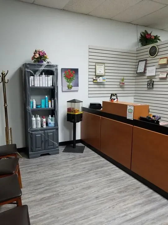 https://cdn.salonspotlight.com/photos/DBizTu8I8HUgCZrlHweV/a77f0012-e220-41b3-8f18-639234abd68c_720x720
