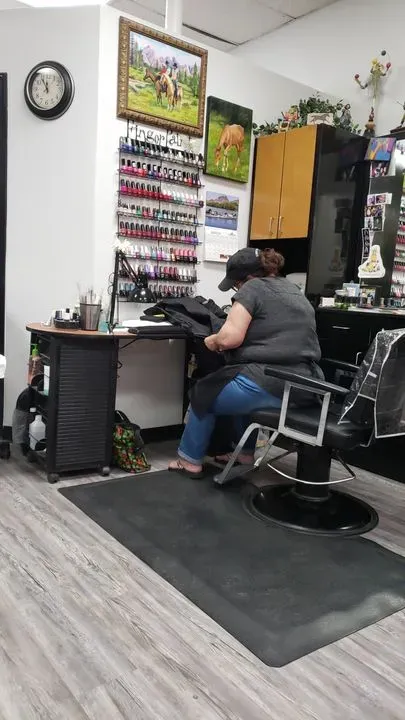 https://cdn.salonspotlight.com/photos/DBizTu8I8HUgCZrlHweV/bf14018f-f95e-4e51-9e2b-10e140ed1272_720x720