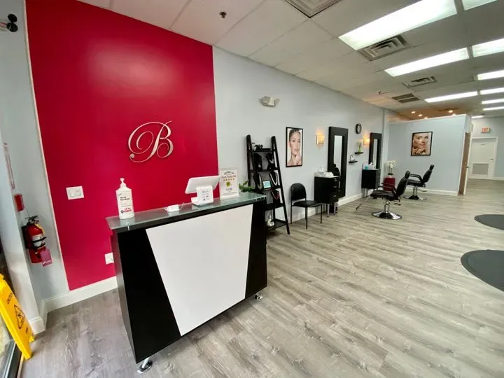 https://cdn.salonspotlight.com/photos/DC1Lp9RW1h6acdIJMlqL/d3d86cf4-e773-4992-9f7e-8a631b526684_720x720
