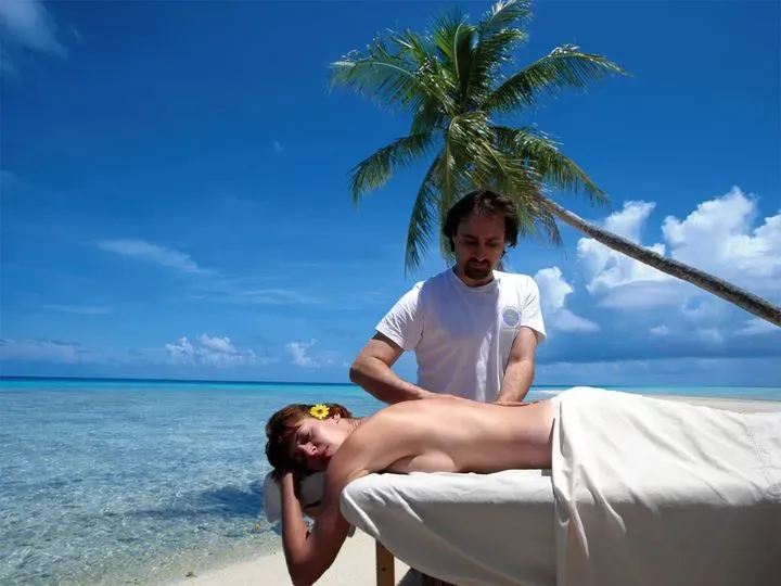 https://cdn.salonspotlight.com/photos/DCx1bEPnYRentWkARF9m/79182b09-77c3-4ba4-9f00-044fc5307d82_720x720