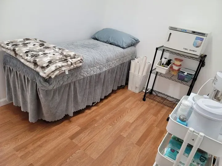 https://cdn.salonspotlight.com/photos/DGQVHIH0V9JjmdC9vEny/4648d480-3d8b-4619-892c-852c7629113f_720x720