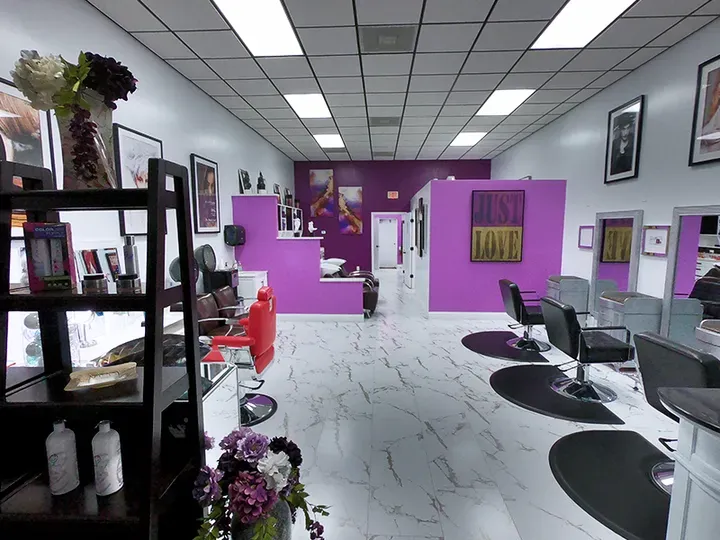 https://cdn.salonspotlight.com/photos/DHA3ayARQw1xzTFibUBY/b6529662-c596-4927-ae4e-a374d1e8434a_720x720