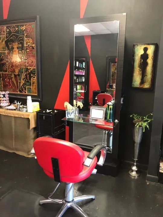 https://cdn.salonspotlight.com/photos/DIJNOGY49r8BLnkAz9Zy/4a2a91b1-5464-4add-8671-2afe2b3df94a_720x720