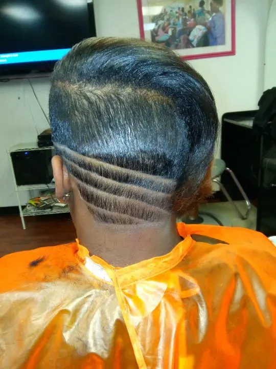 https://cdn.salonspotlight.com/photos/DJm0mZ8hxnpSQR27UCAL/b231a8e3-869a-4570-9f1a-a9c5d5abc482_720x720