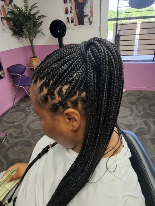 https://cdn.salonspotlight.com/photos/DKv5xhAaxUlqTLY27VvZ/f8334fc3-4a06-4bc8-a198-5ba0c5291232_720x720