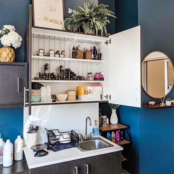 https://cdn.salonspotlight.com/photos/DMIAqbwMUplJVU7QnTUF/2c271cf6-6e52-4331-836d-d84ca656219f_720x720