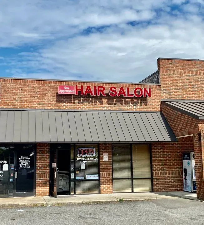 https://cdn.salonspotlight.com/photos/DSyvL9VoTkeuzgxFxBhF/07ce9390-5e57-4966-adb4-d3fa7e99ec04_720x720