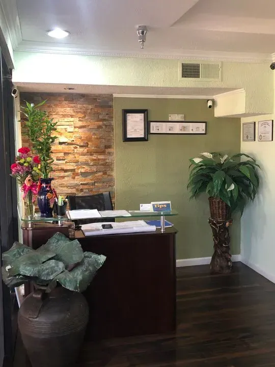 https://cdn.salonspotlight.com/photos/DTrXsMN27rMRBtKDHvAm/317d55be-5a60-42ac-b208-0d2c2fb62682_720x720