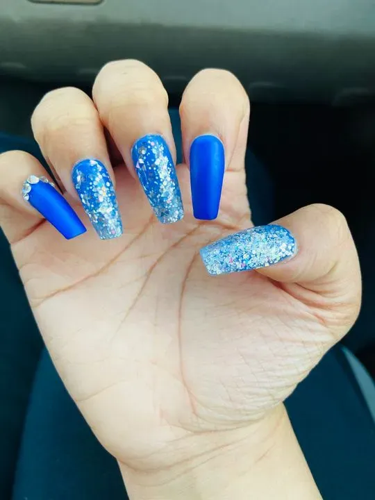 https://cdn.salonspotlight.com/photos/DX5gKm4f1RsJE81qIhLt/04898722-470d-4d04-91bd-90f071fb476d_720x720