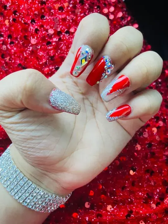 https://cdn.salonspotlight.com/photos/DX5gKm4f1RsJE81qIhLt/eb4cbfc5-b242-4a4d-8d5e-714fd7f196d6_720x720