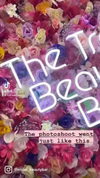 https://cdn.salonspotlight.com/photos/DcXVRnkLj2nlZBGgtuNk/49e5281a-9397-405e-b2a8-02e0a70bf9b9_720x720