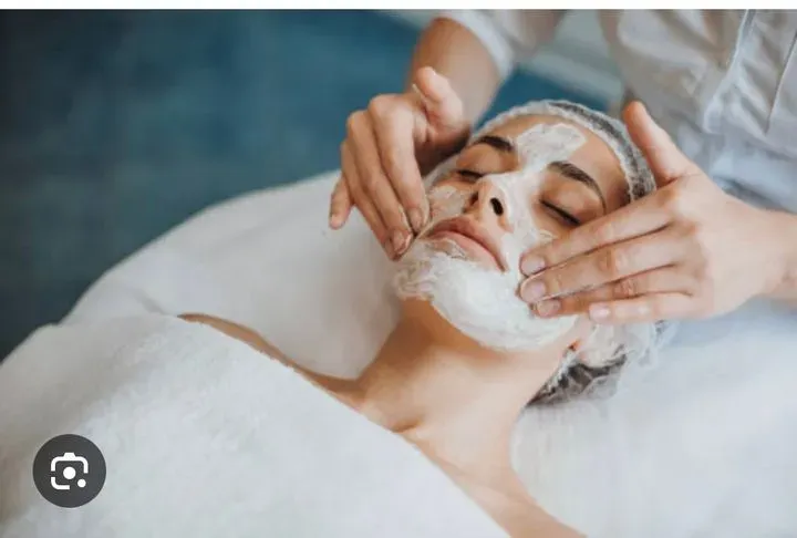 https://cdn.salonspotlight.com/photos/DdOVFhGppdBir50Mv5h8/00d28046-baa0-42d9-980b-5e4003b92970_720x720