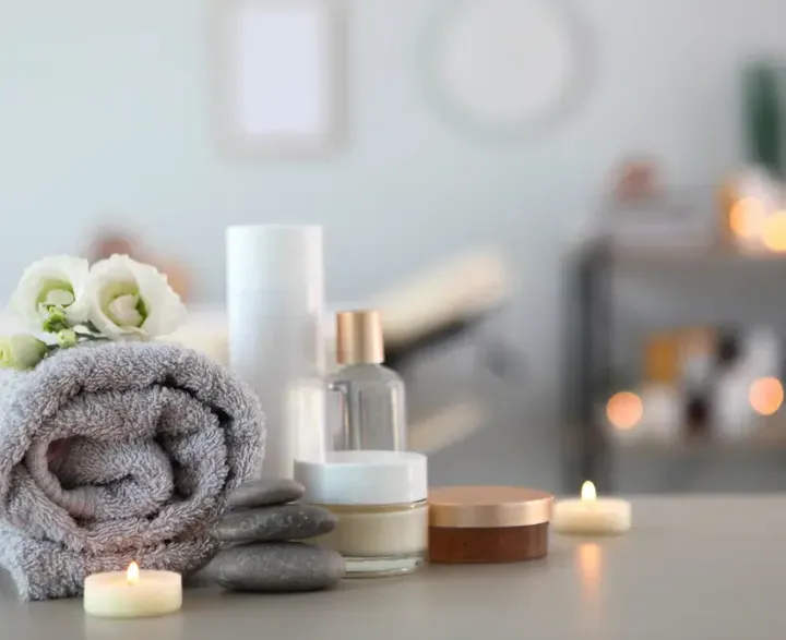 https://cdn.salonspotlight.com/photos/DdsCIL3YJDgxwG17PujT/dc5faea5-b74d-4913-bb93-aab68d01ce40_720x720