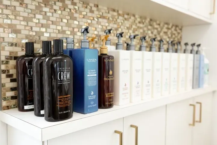 https://cdn.salonspotlight.com/photos/DftZTqxSufnkbJA3Yc34/c9cd3d48-7761-4052-9889-416a4bf092f1_720x720