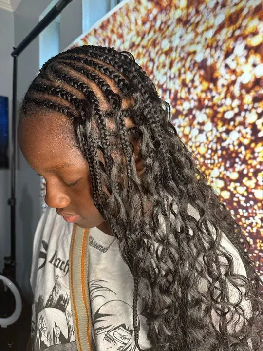 https://cdn.salonspotlight.com/photos/Dge3CvSAdTmOMcCavydb/868bdb21-e22d-4f6b-b9d4-b80ba49c4efb_720x720